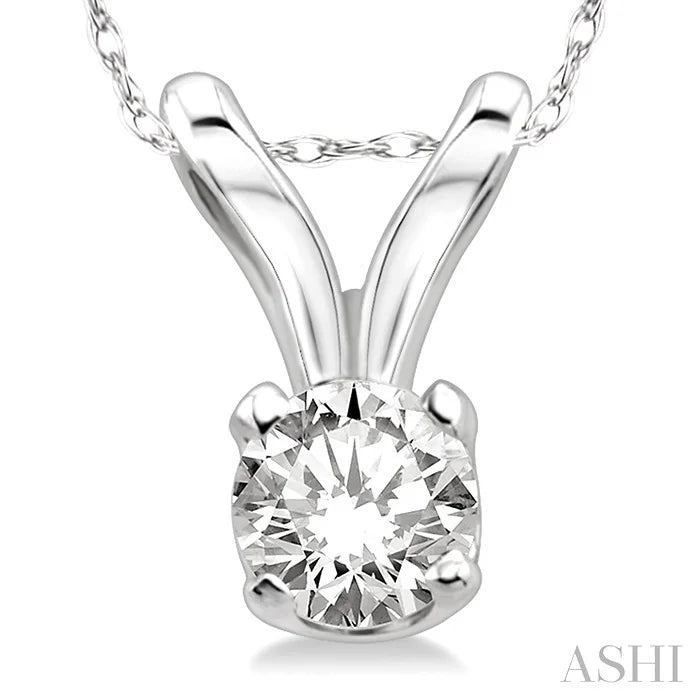 Round Shape Diamond Solitaire Pendant