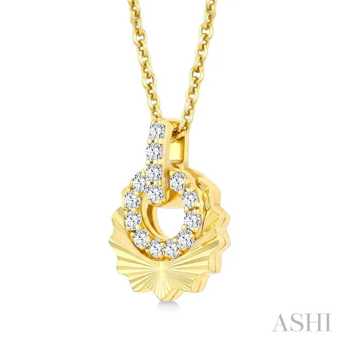 Circle Fluted Diamond Fashion Pendant