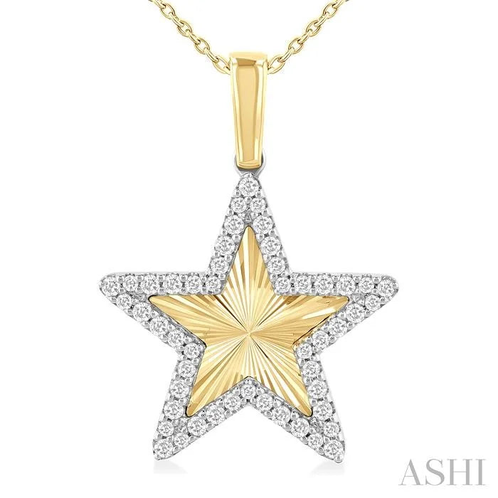 Star Fluted Diamond Fashion Pendant