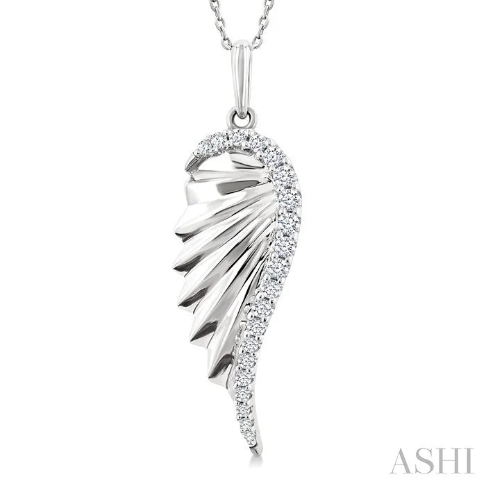 Angel Wings Fluted Diamond Fashion Pendant