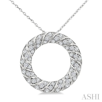 Circle Ribbed Diamond Pendant
