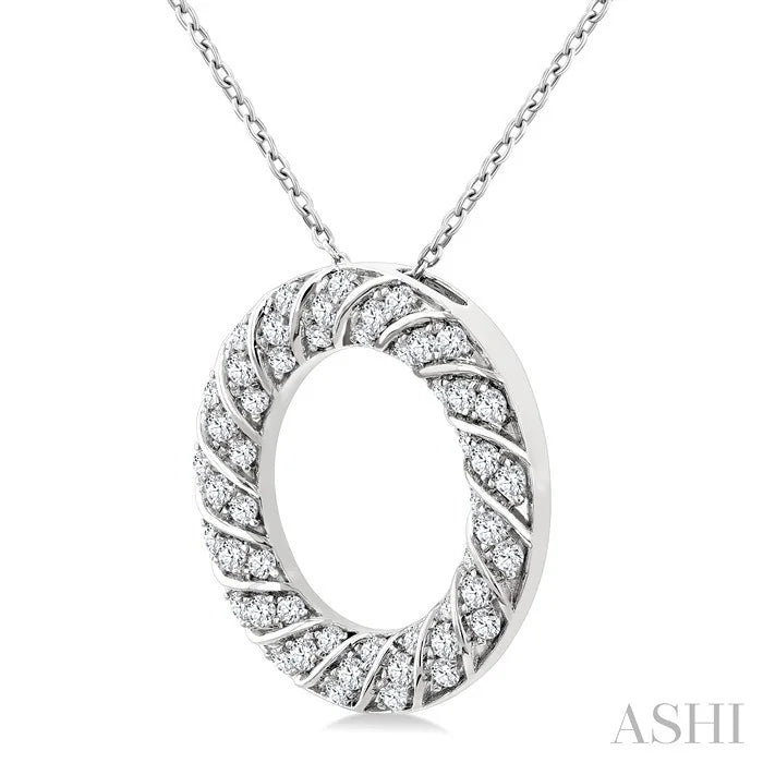 Circle Ribbed Diamond Pendant
