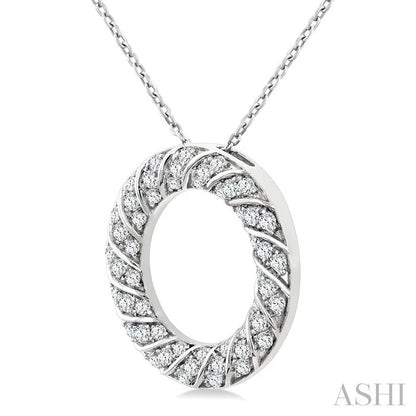 Circle Ribbed Diamond Pendant