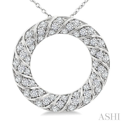 Circle Ribbed Diamond Pendant