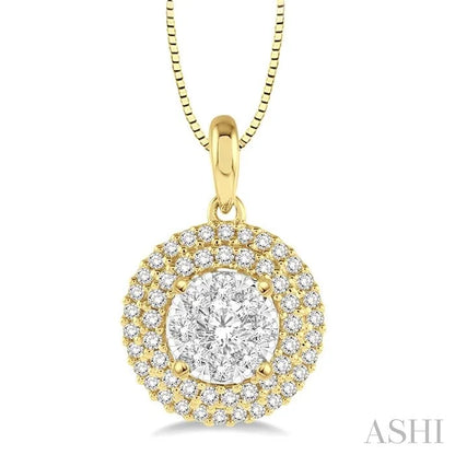 Round Shape Halo Lovebright Essential Diamond Pendant