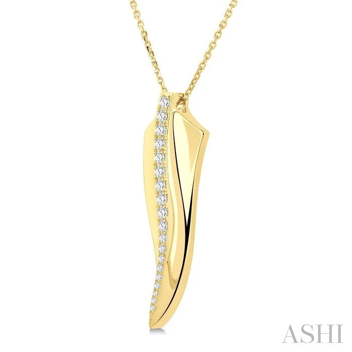 Flame Curve Diamond Fashion Pendant
