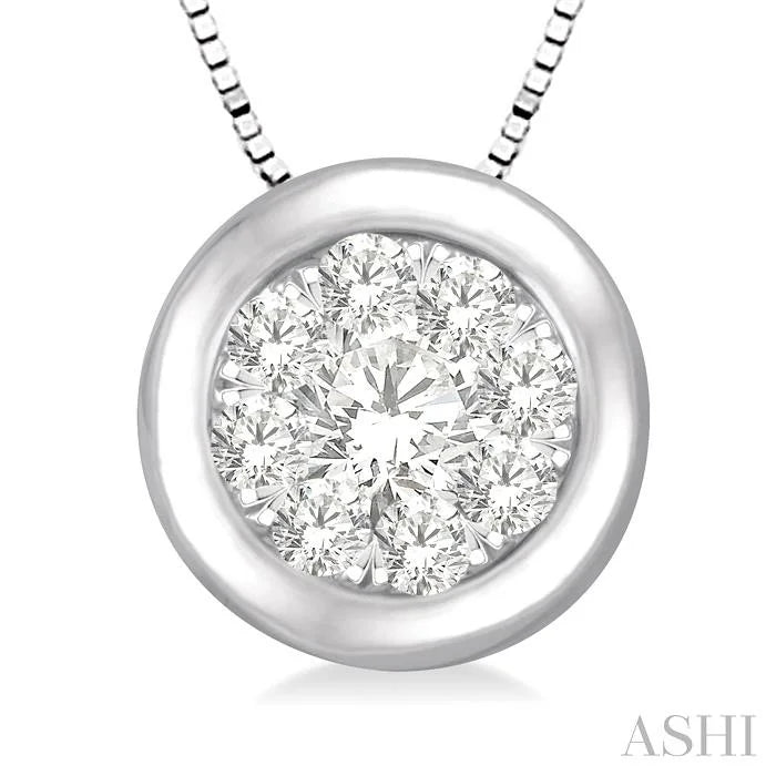 Round Shape Lovebright Essential Diamond Pendant