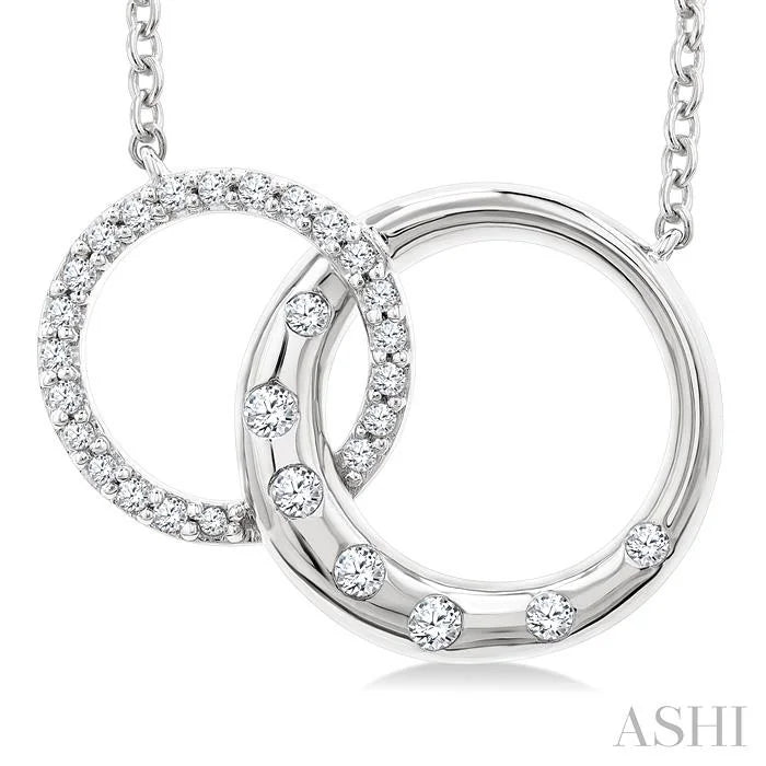 Mosaic Circle Interlock Diamond Fashion Pendant