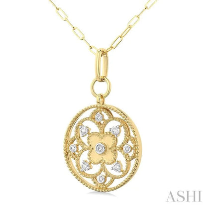 Clover Circle Paperclip Medallion Diamond Fashion Pendant