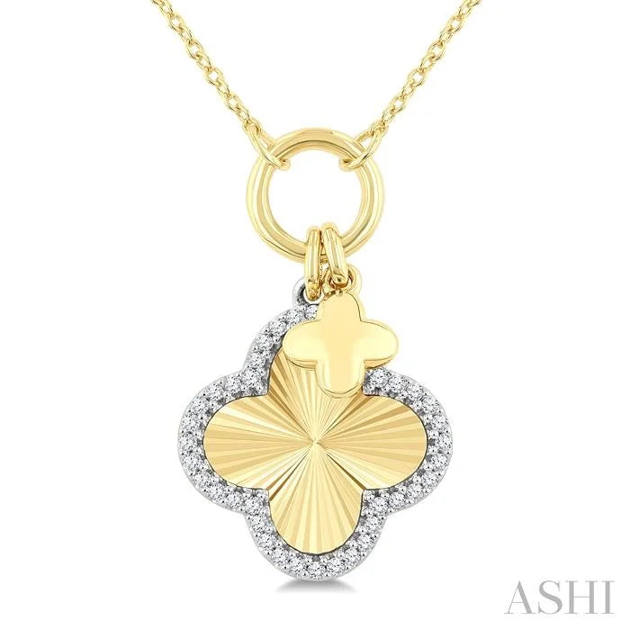 Clover Charm Fluted Diamond Fashion Pendant