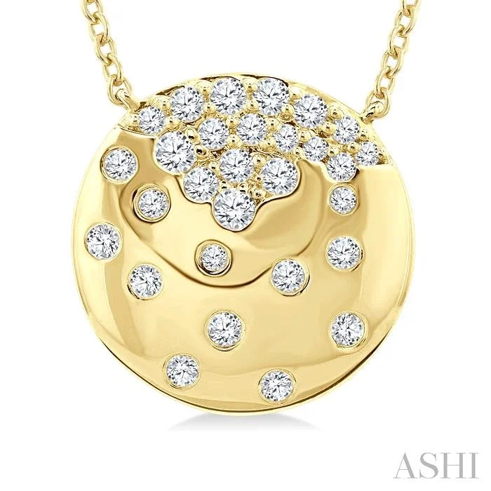 Mosaic Circle Diamond Fashion Pendant