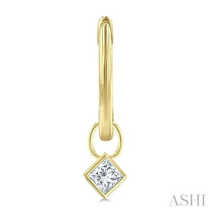 Princess Shape Bezel Set Diamond Huggie Fashion Earrings