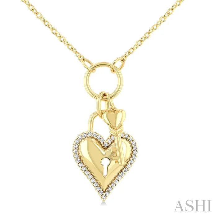 Golden Glow Heart Lock & Key Charm Diamond Fashion Pendant