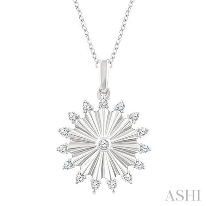 Circle Fluted Diamond Fashion Pendant