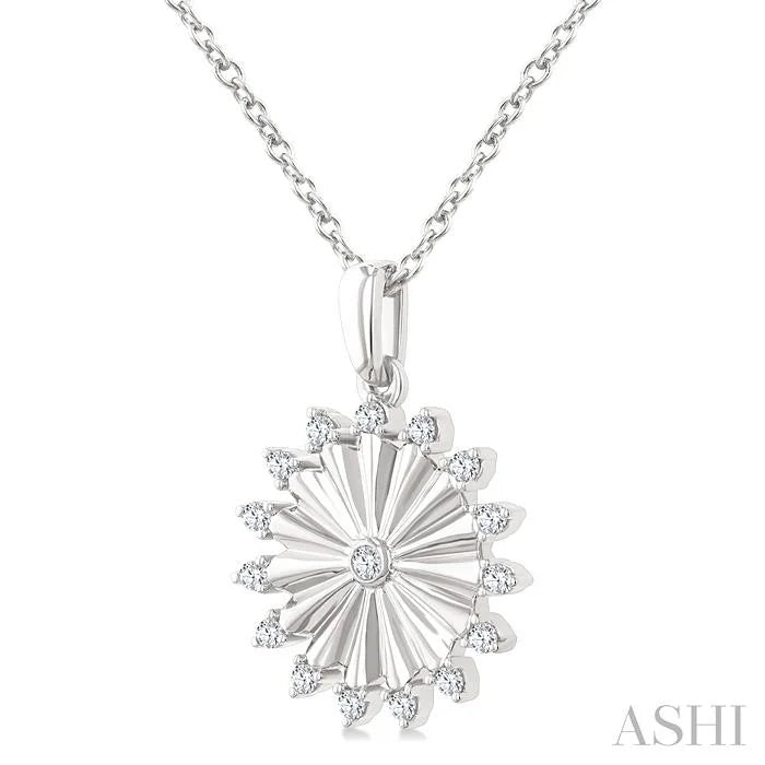 Circle Fluted Diamond Fashion Pendant