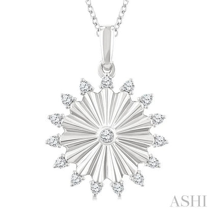 Circle Fluted Diamond Fashion Pendant
