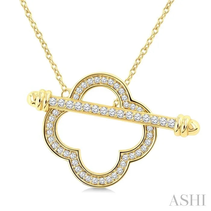 Clover Toggle Diamond Fashion Necklace