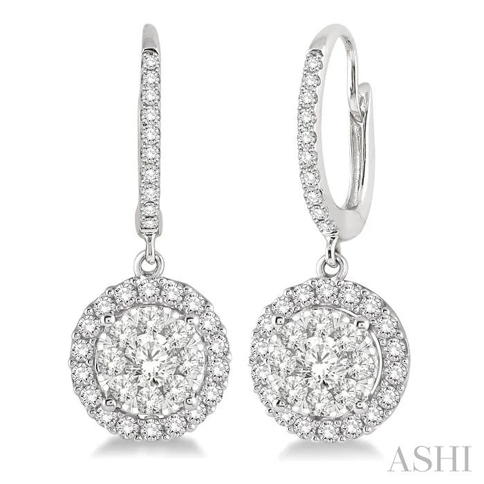 Round Shape Halo Lovebright Essential Diamond Earrings