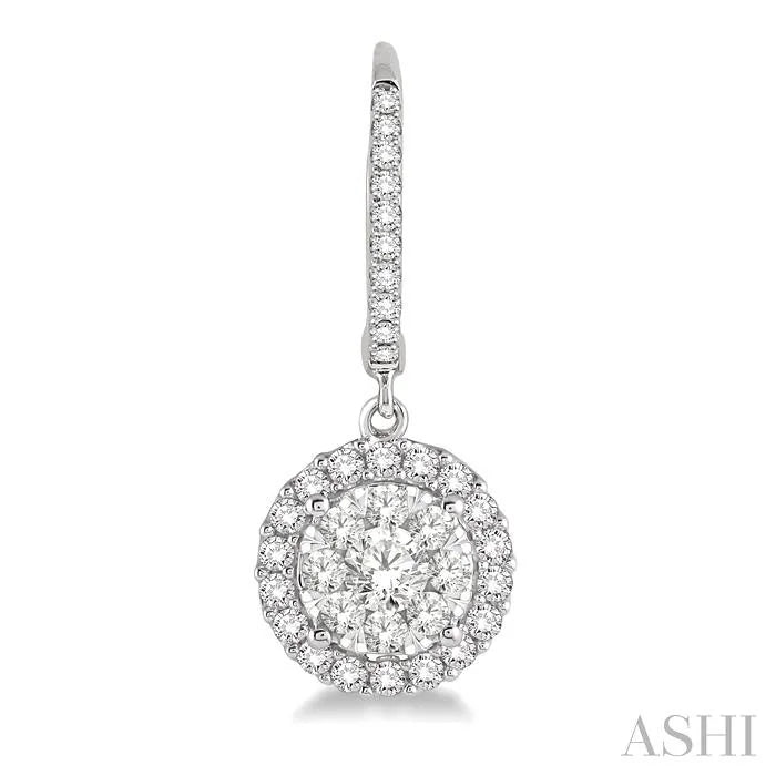 Round Shape Halo Lovebright Essential Diamond Earrings