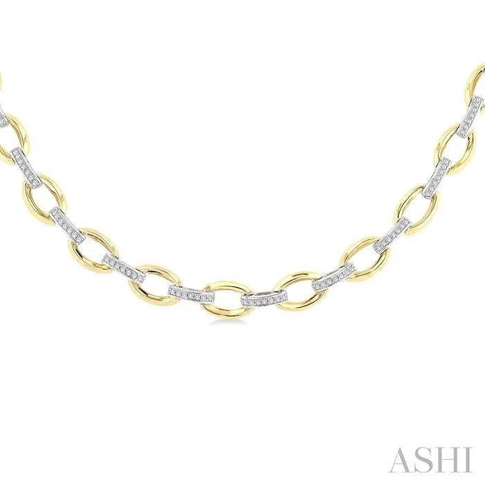 Bold Oval Shape Link Diamond Fashion Necklace