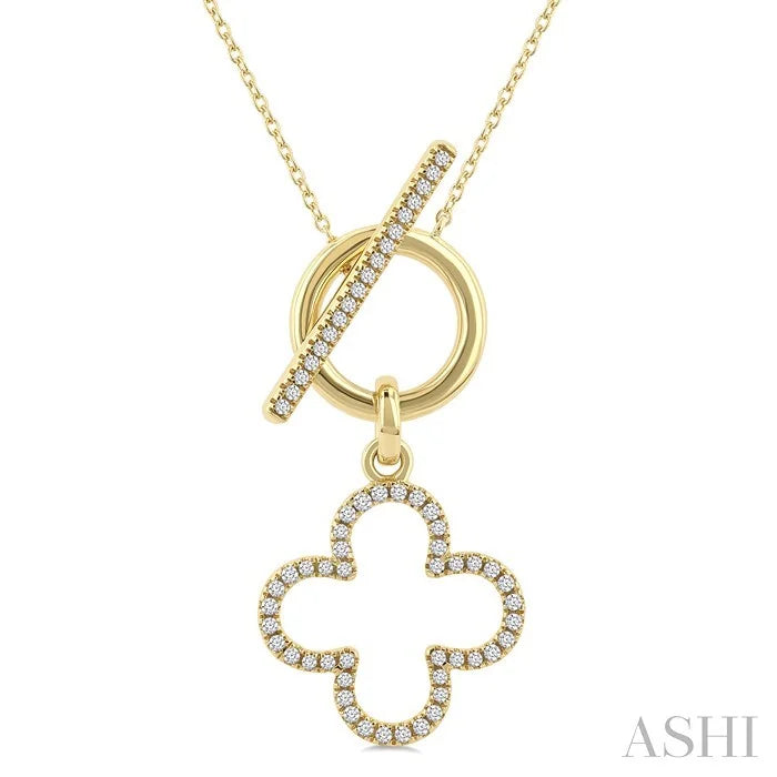 Clover Toggle Diamond Fashion Necklace
