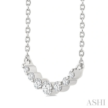 Graduated Diamond Fixed Smile Necklace