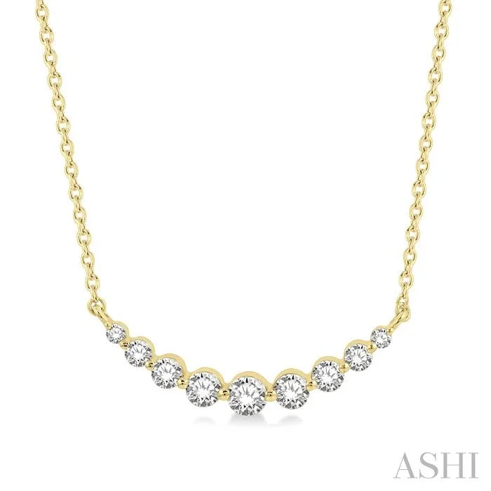 Graduated Diamond Fixed Smile Necklace