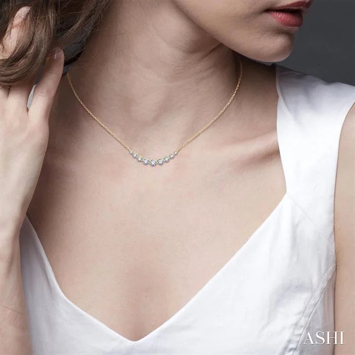 Graduated Diamond Fixed Smile Necklace