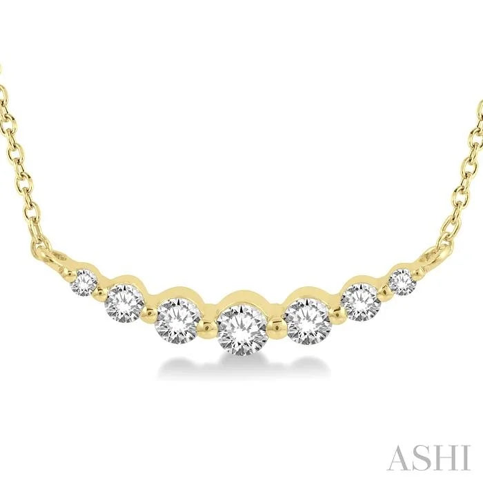 Graduated Diamond Fixed Smile Necklace