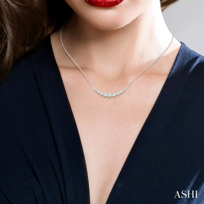 Graduated Diamond Fixed Smile Necklace