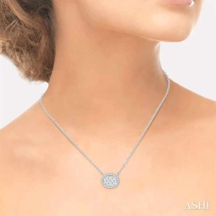 Oval Shape East-West Halo Lovebright Essential Diamond Pendant