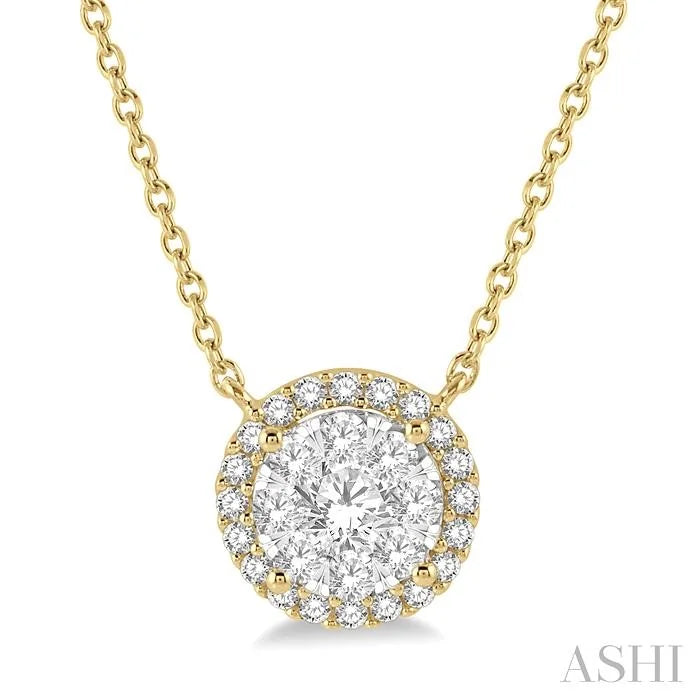 Round Shape Halo Lovebright Essential Diamond Pendant