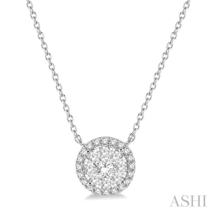 Round Shape Halo Lovebright Essential Diamond Pendant