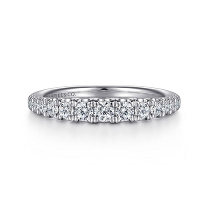14K White Gold Graduating Diamond Anniversary Band